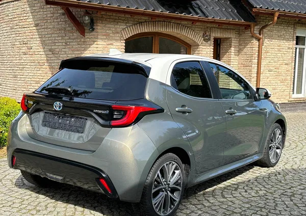 toyota biała Toyota Yaris cena 75900 przebieg: 48557, rok produkcji 2020 z Biała